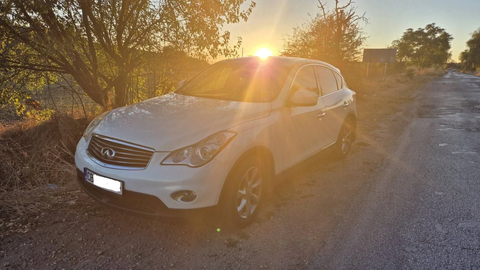 Infiniti Ex35, снимка 3 - Автомобили и джипове - 54227143
