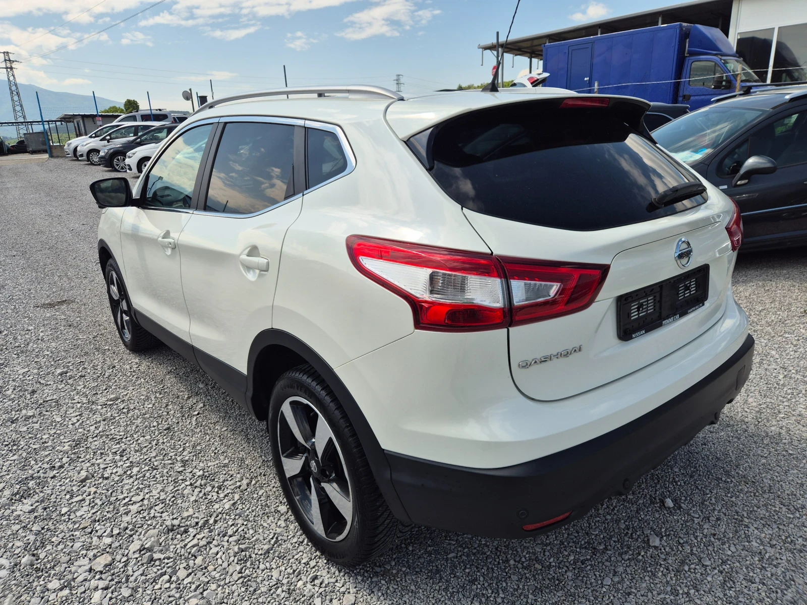 Nissan Qashqai 1.5 dci Tekna, снимка 3 - Автомобили и джипове - 54635049