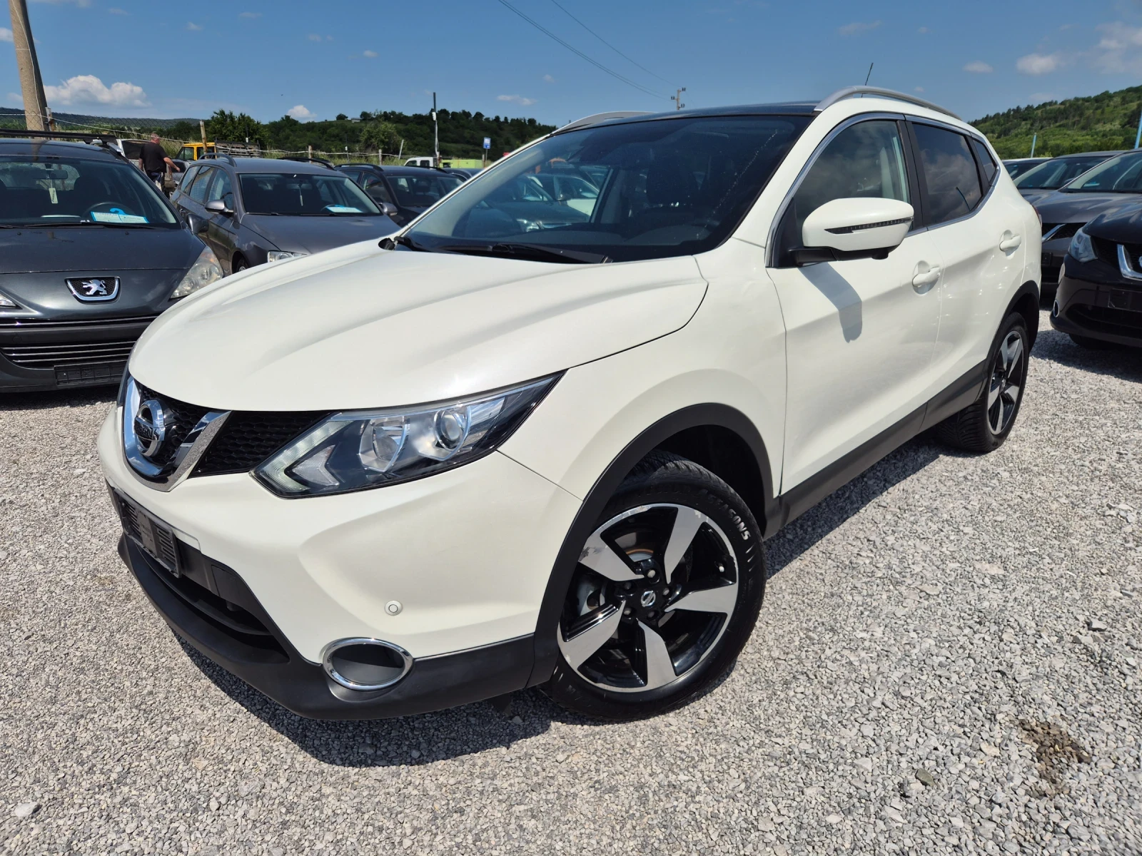 Nissan Qashqai 1.5 dci Tekna, снимка 2 - Автомобили и джипове - 54635049