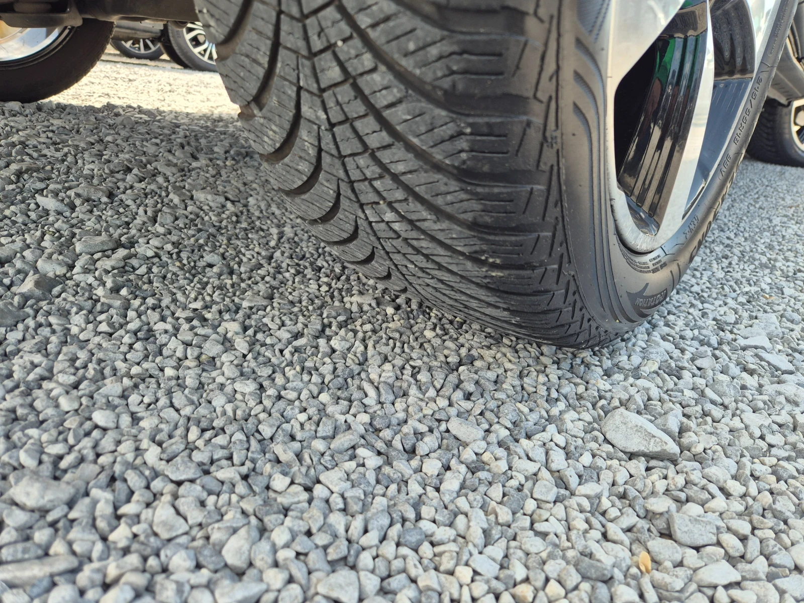 Nissan Qashqai 1.5 dci Tekna, снимка 12 - Автомобили и джипове - 54635049