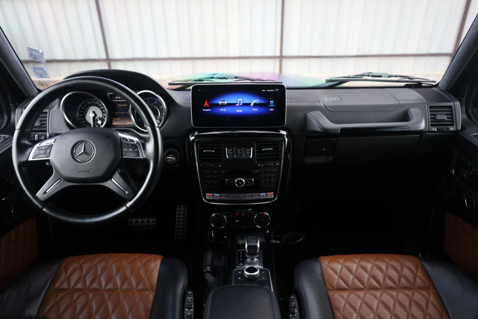 Mercedes-Benz G 63 AMG 4M KAM Designo Distronic SitzKlima Memory 22Zoll , снимка 12 - Автомобили и джипове - 55047459