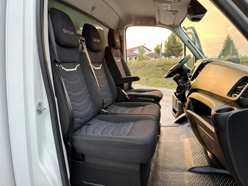 Iveco 35c18 HI-MATIC* БОРД 850kг* LED* КЛИМА* ТОРСИОН* до 3.5т, снимка 10 - Бусове и автобуси - 50679584