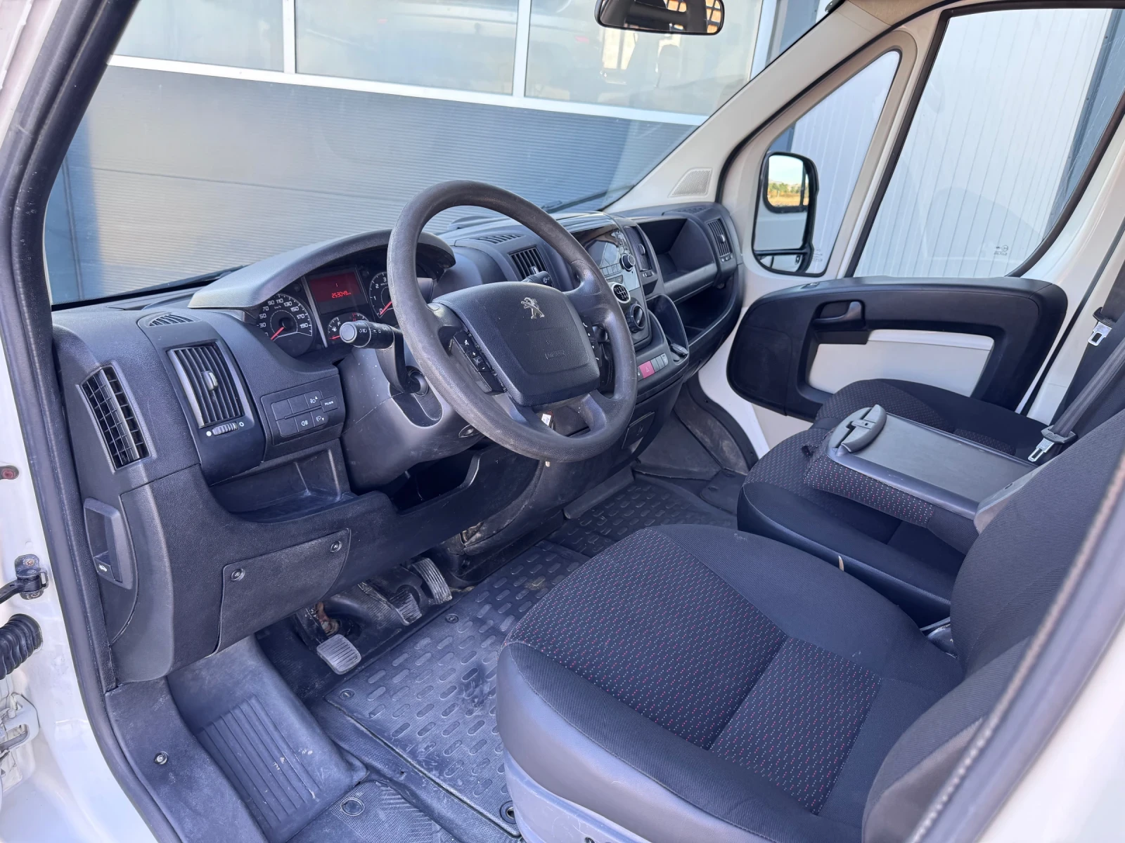 Peugeot Boxer 6+ 1 EVRO 5 B, снимка 11 - Бусове и автобуси - 56414535