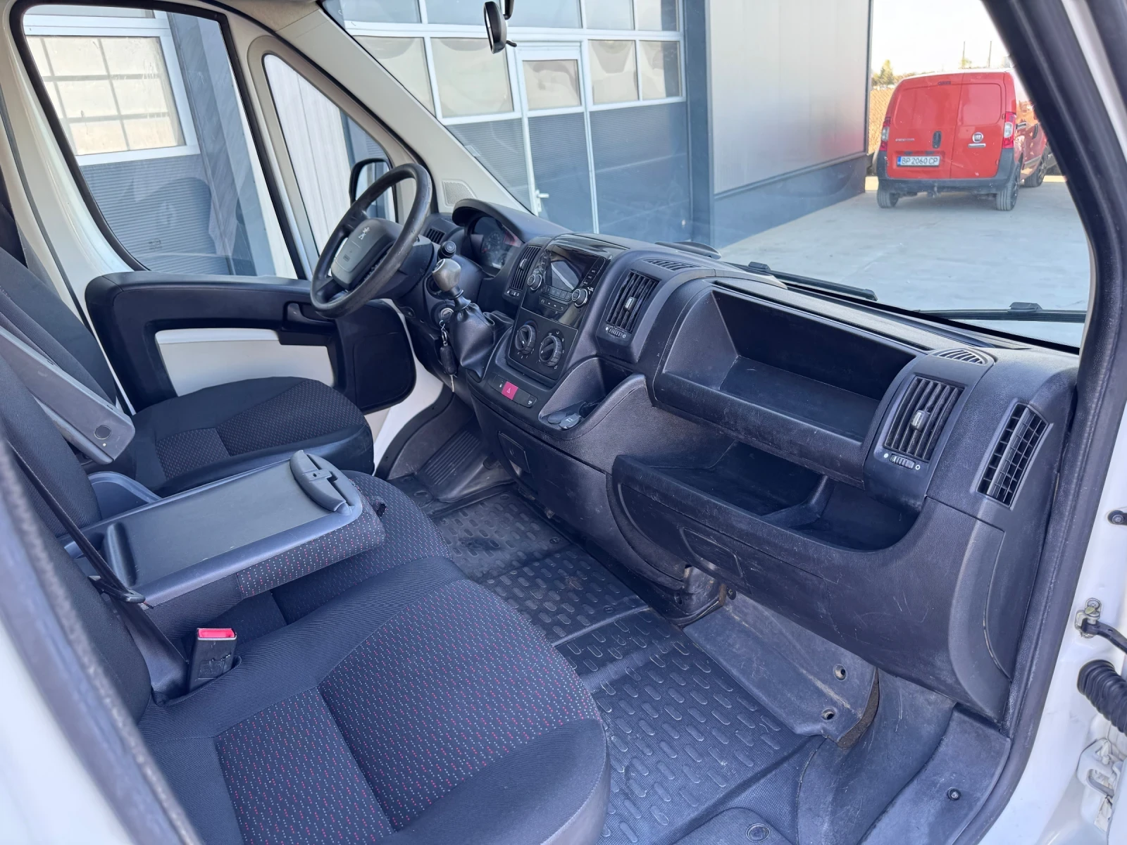 Peugeot Boxer 6+ 1 EVRO 5 B, снимка 14 - Бусове и автобуси - 56414535