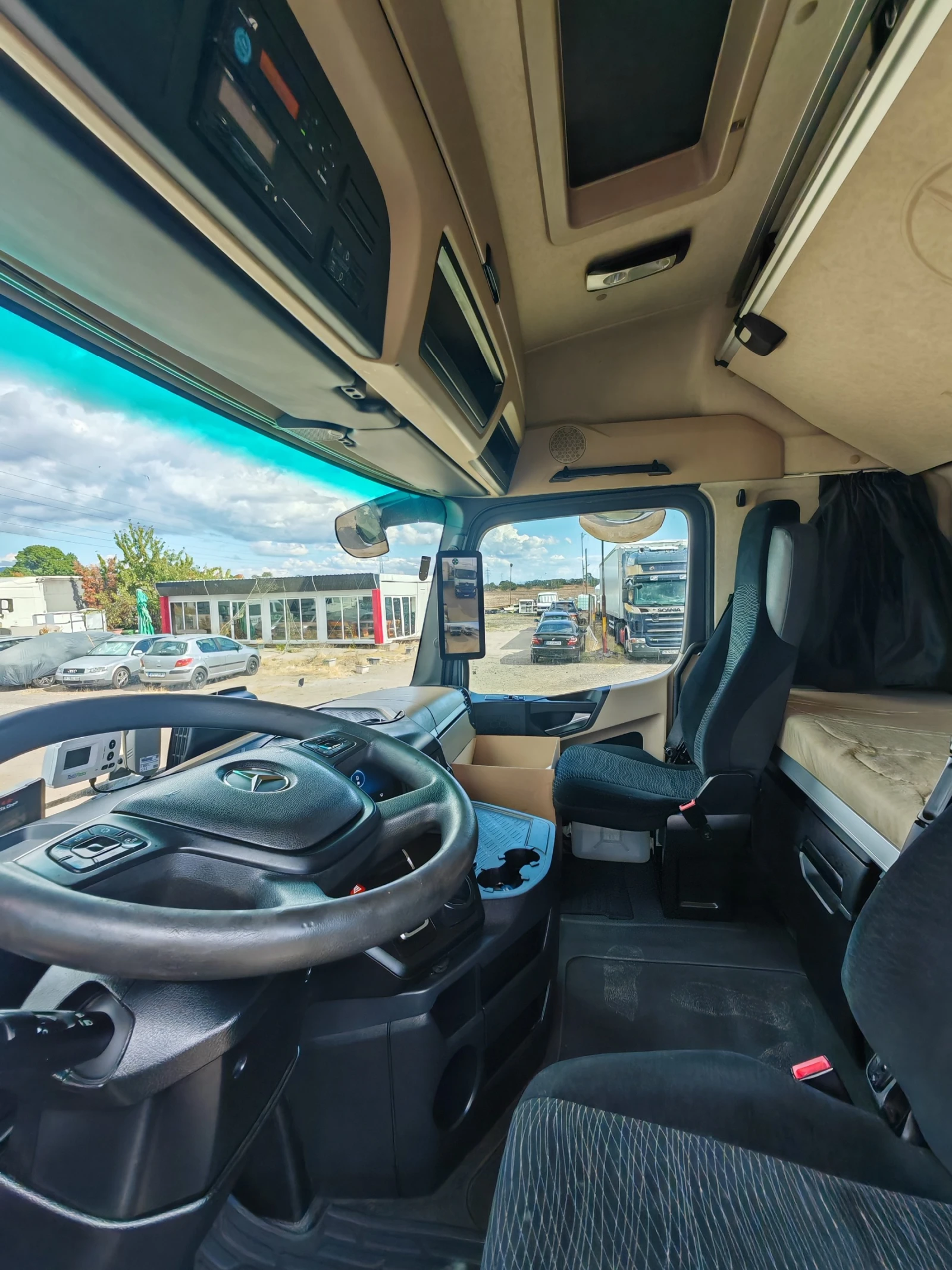 Mercedes-Benz Actros  - изображение 8