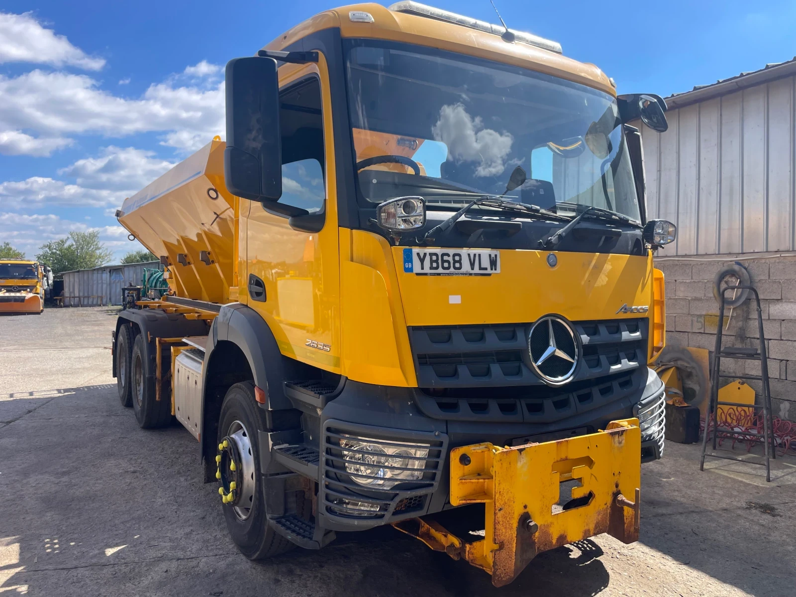 Mercedes-Benz Arocs 6x4/9m3/E6, снимка 2 - Камиони - 56071943