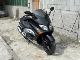  Yamaha T-max