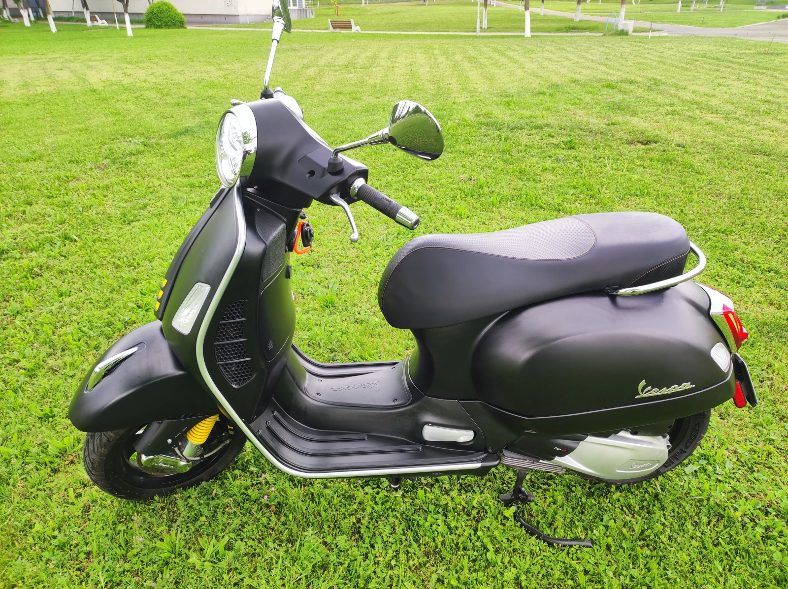 Vespa 300    GTS AKRAPOVIC - изображение 3