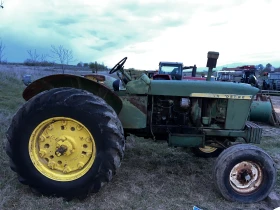 Трактор John Deere 