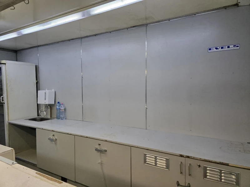 Кемпер Mercedes-Benz Sprinter 416 за ХРАНА, снимка 7 - Каравани и кемпери - 52862889