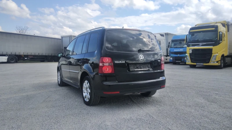 VW Touran, снимка 4 - Автомобили и джипове - 45386383