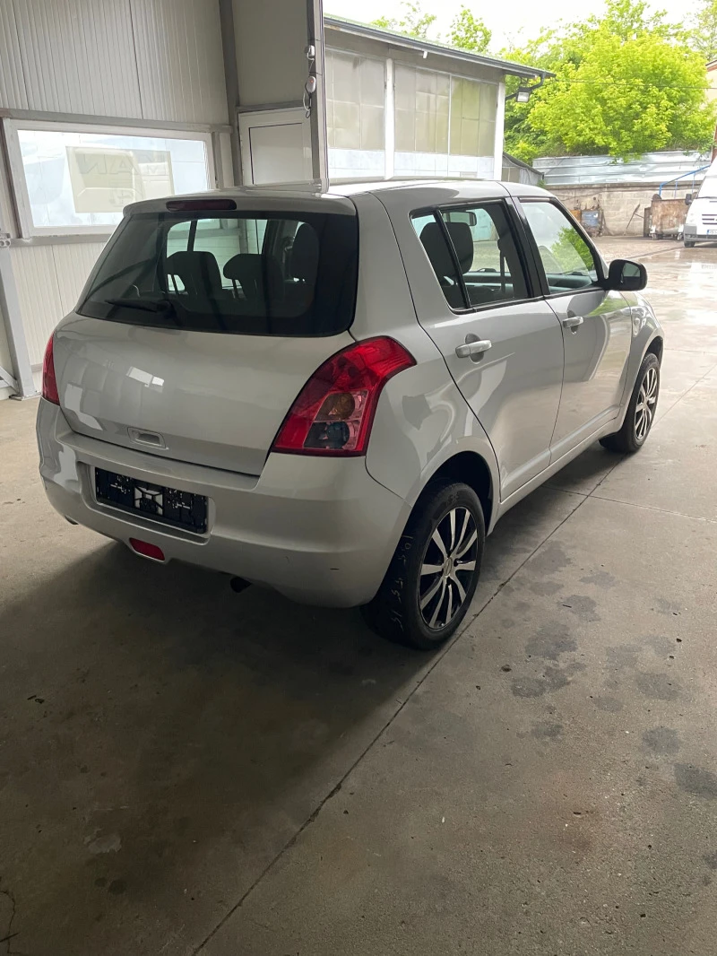 Suzuki Swift Регистрирана!!!, снимка 4 - Автомобили и джипове - 47100035