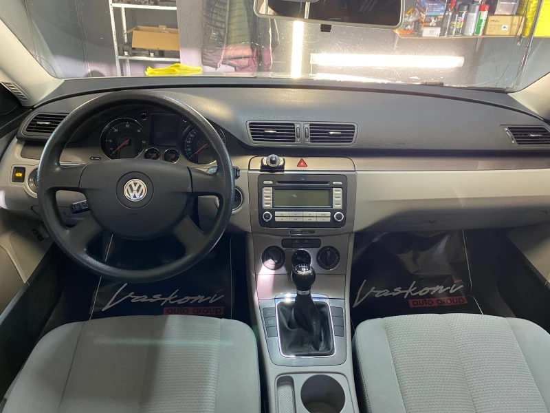 VW Passat, снимка 12 - Автомобили и джипове - 49362877