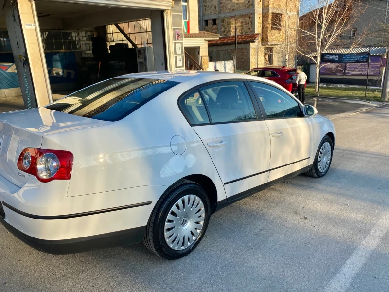 VW Passat, снимка 4 - Автомобили и джипове - 49362877