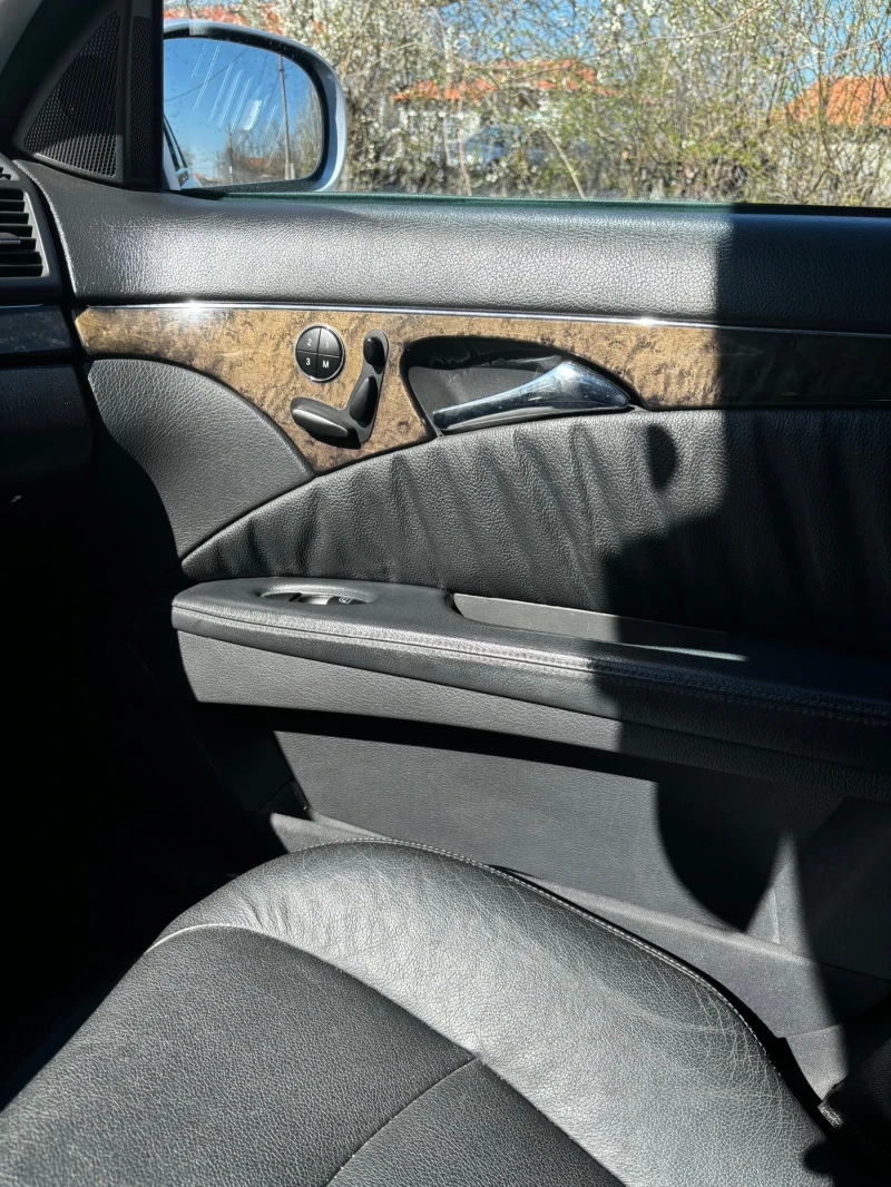 Mercedes-Benz E 320 Е320, снимка 10 - Автомобили и джипове - 49622870