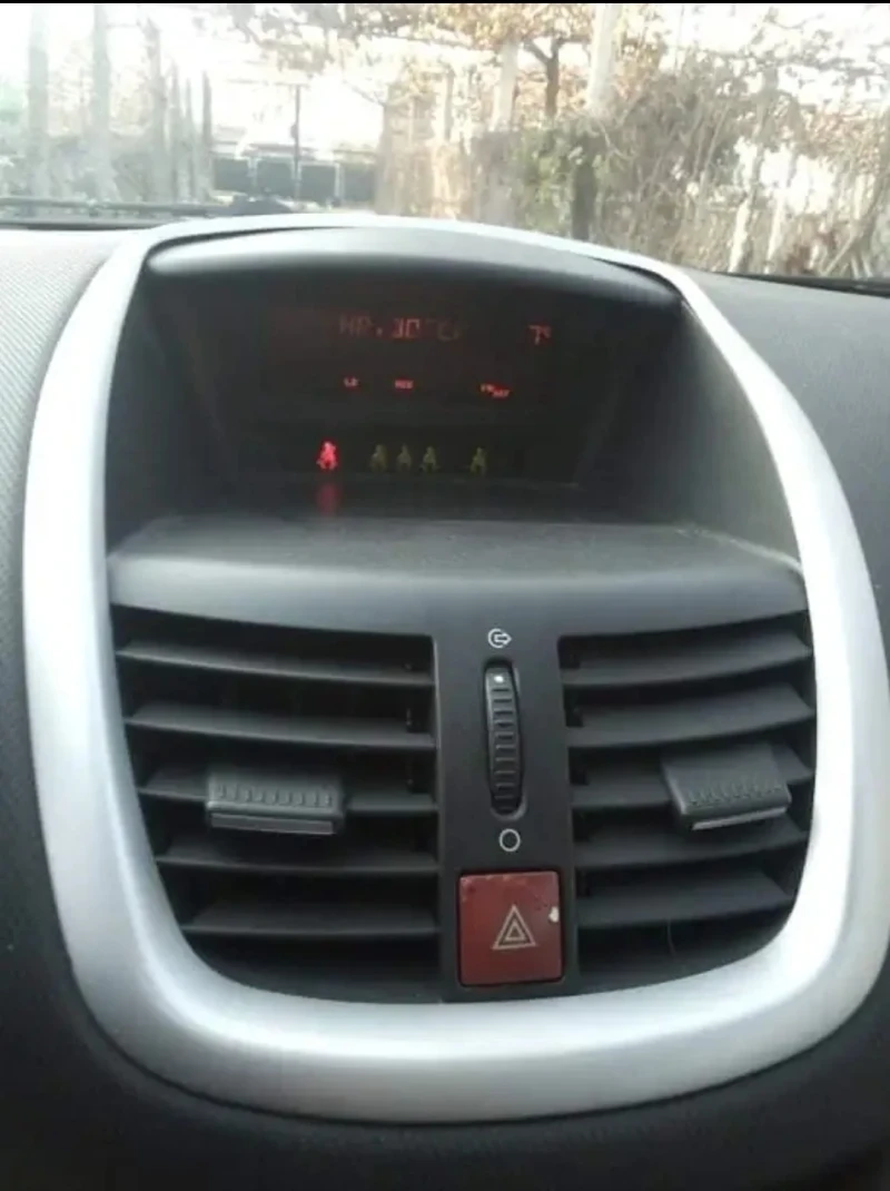 Peugeot 207, снимка 9 - Автомобили и джипове - 52429488