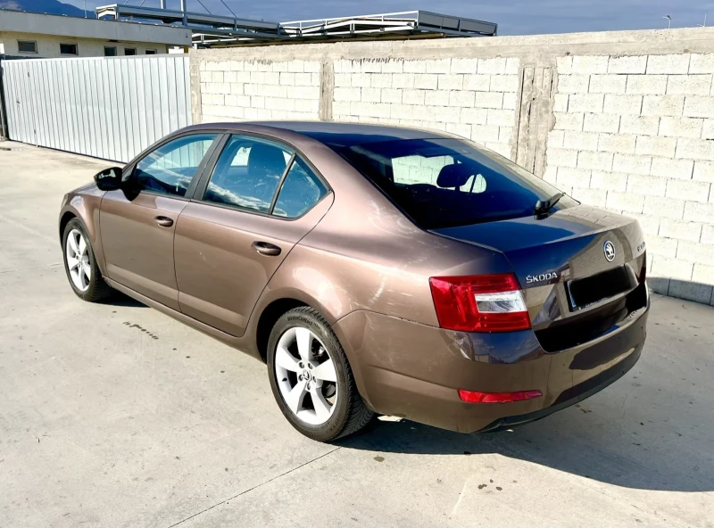 Skoda Octavia 2.0 150 автомат, снимка 5 - Автомобили и джипове - 52569113