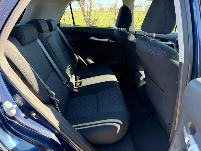 Toyota Auris 1.6, снимка 11 - Автомобили и джипове - 52953467