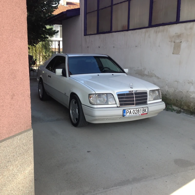 Mercedes-Benz E 200, снимка 2 - Автомобили и джипове - 53173777