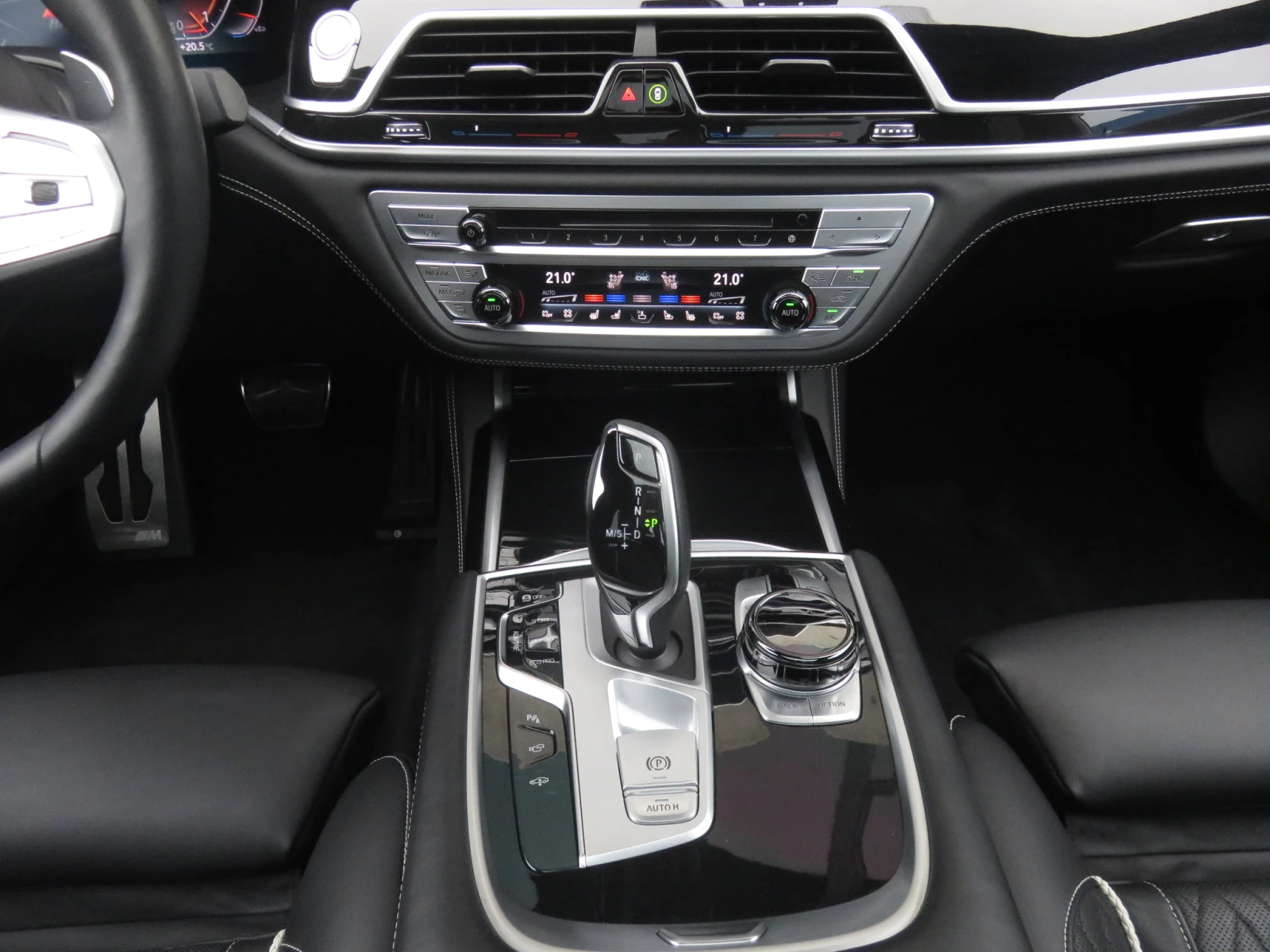 BMW 750 i Long xDrive M-Paket Individual - изображение 7