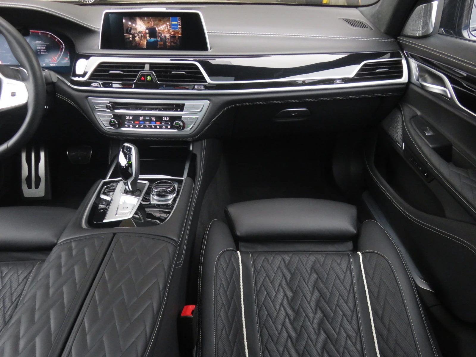 BMW 750 i Long xDrive M-Paket Individual - изображение 5