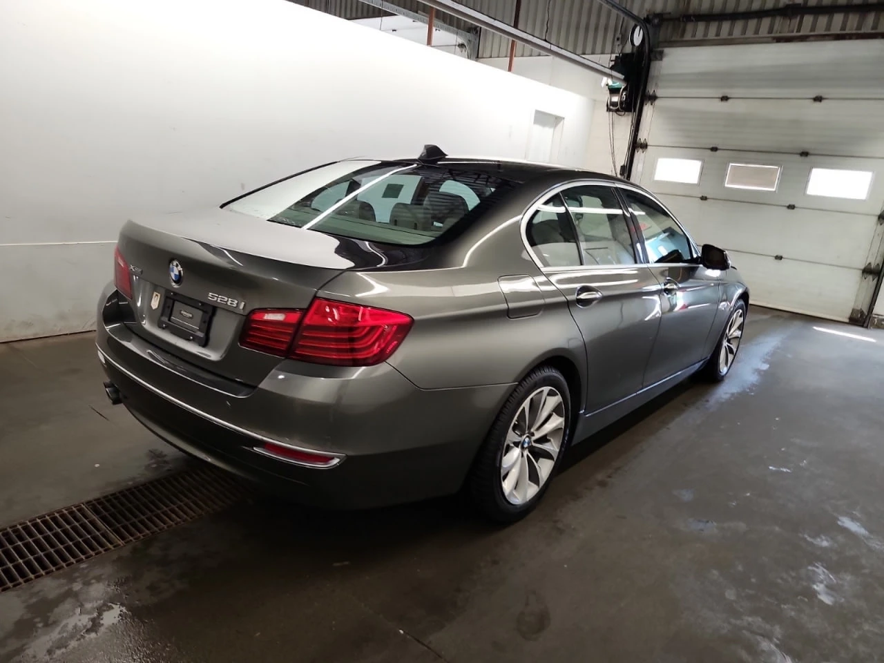 BMW 528 * CARFAX * АВТО КРЕДИТ * ЦЕНА ДО БГ! - изображение 6