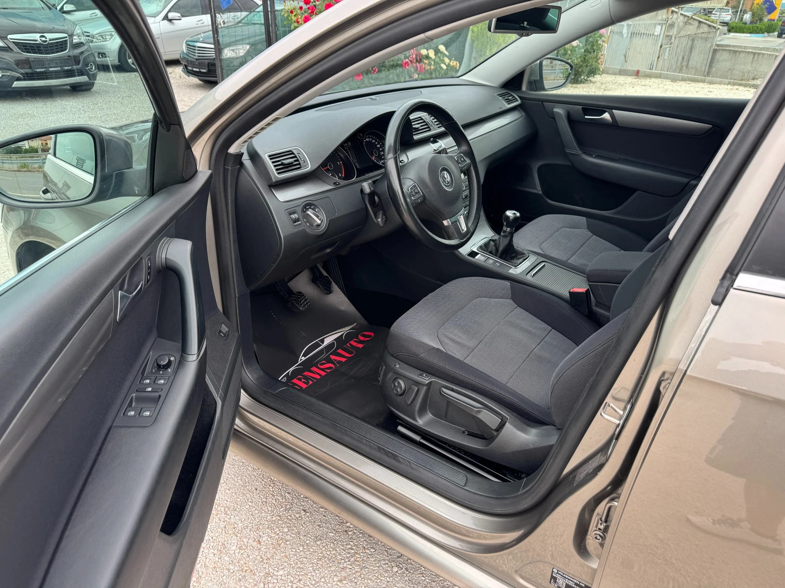 VW Passat 2.0 TDI HIGHLINE EURO 5 ТОП състояние - изображение 9