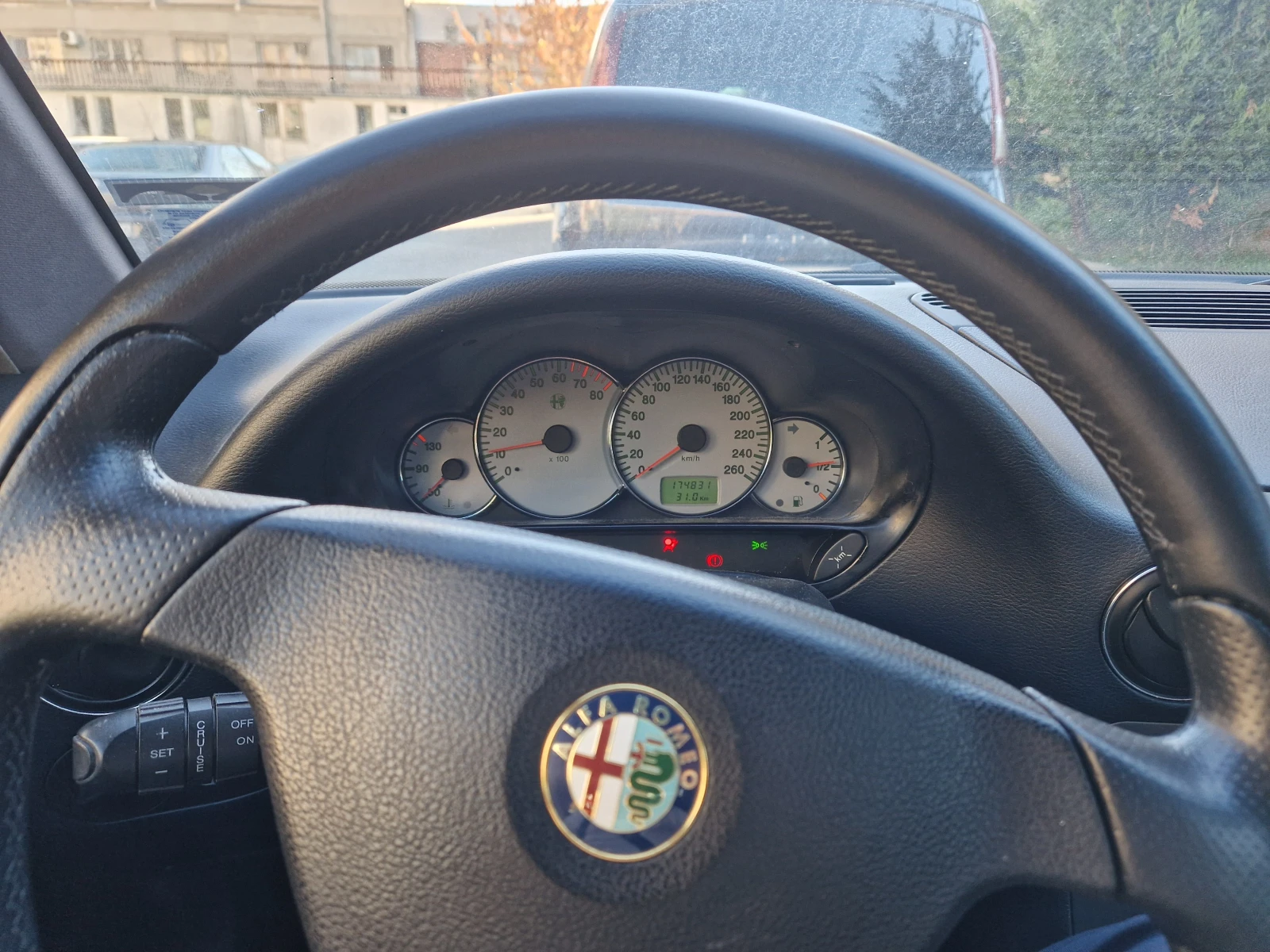 Alfa Romeo 166 2.0 Турбо - изображение 8