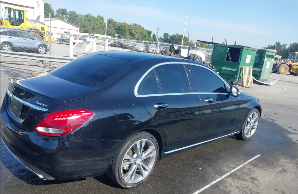 Mercedes-Benz C 300 4Matic - изображение 4