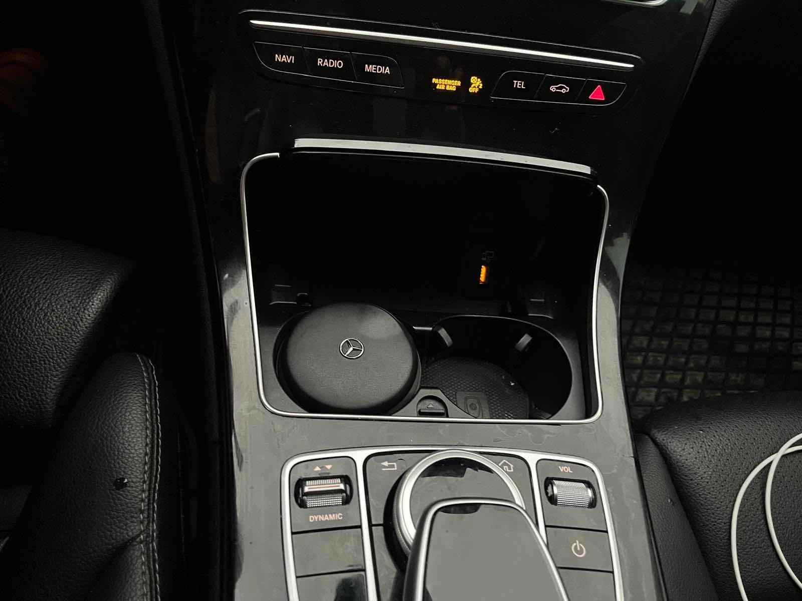 Mercedes-Benz C 300 CARFAX/360 КАМЕРИ/ПАНОРАМА/ПОДГРЕВИ, снимка 10 - Автомобили и джипове - 53807321