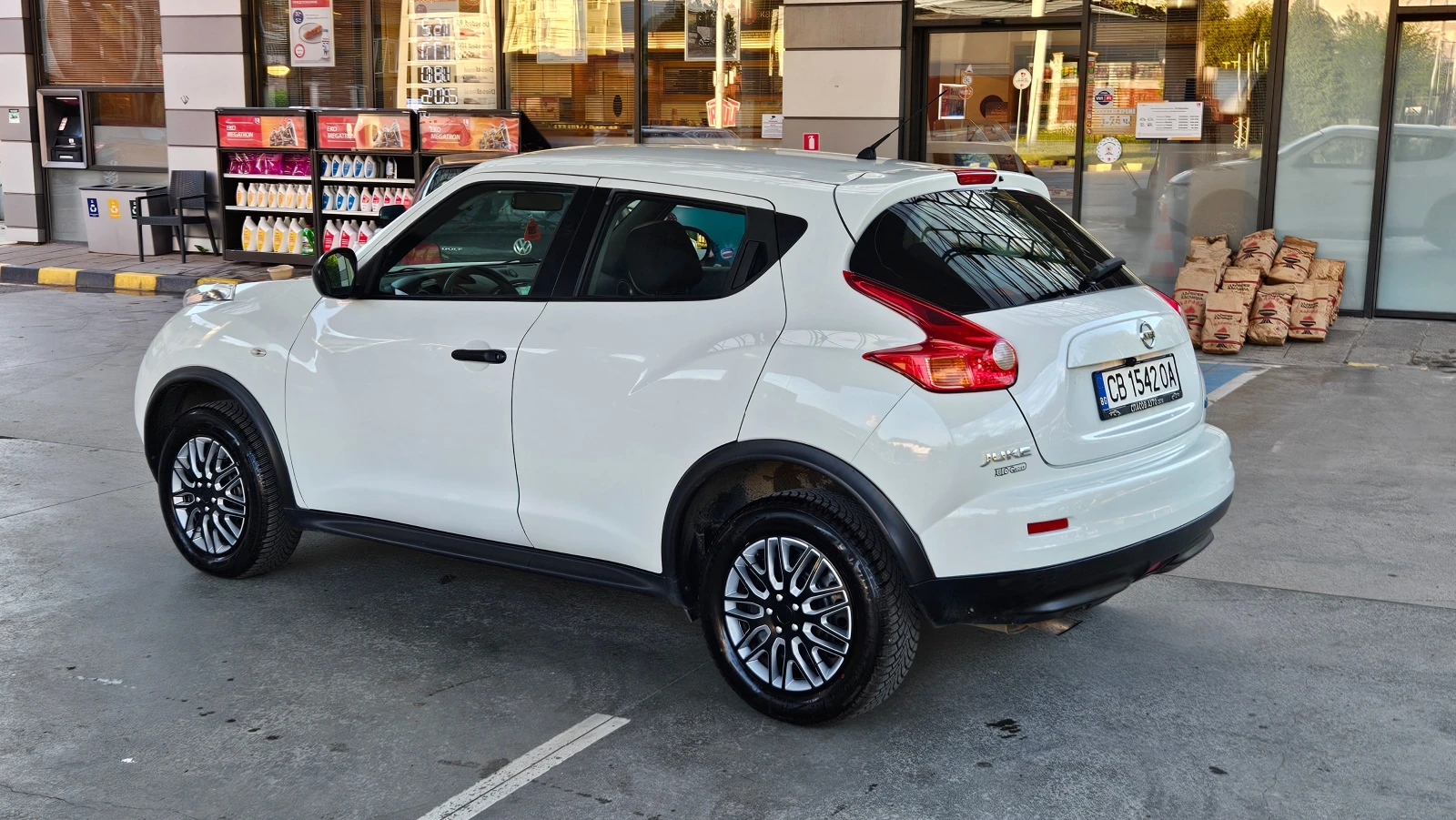 Nissan Juke 1.5 Dci NAVIG/KLIMATIK, снимка 4 - Автомобили и джипове - 53868186