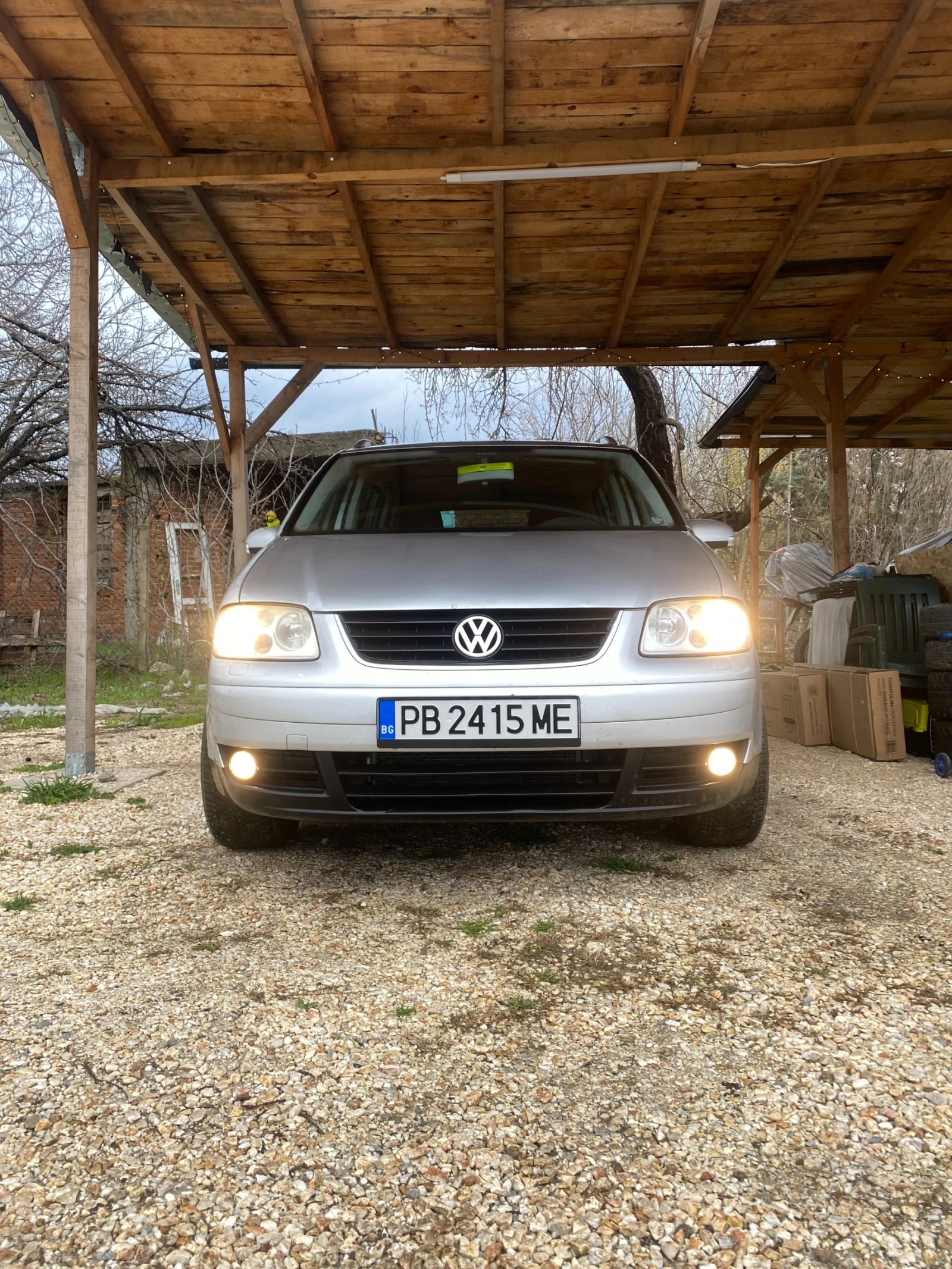 VW Touran 2.0 TDI Cross 7 места, снимка 2 - Автомобили и джипове - 53965202