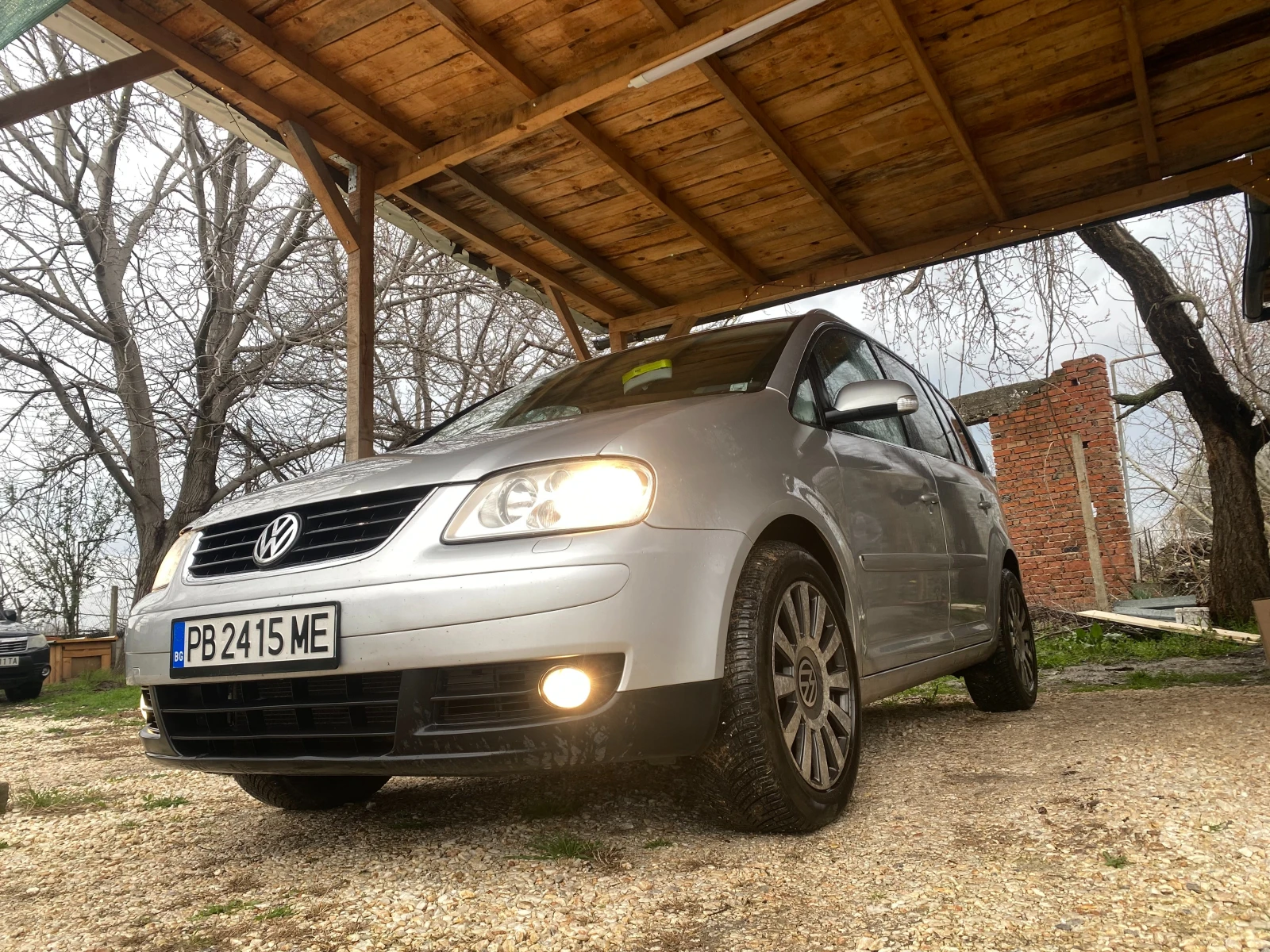 VW Touran 2.0 TDI Cross 7 места