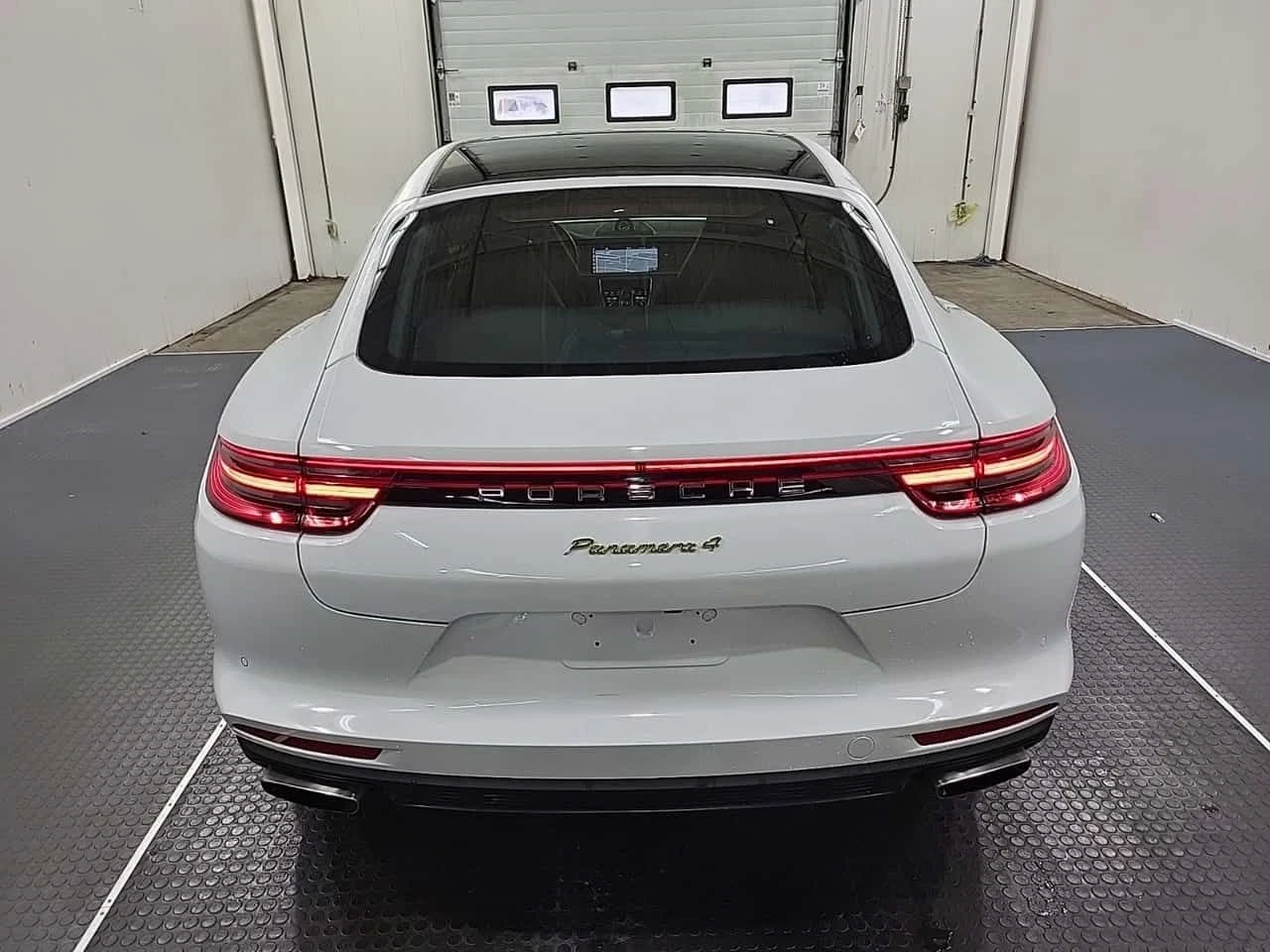 Porsche Panamera * 4 E HYBRID * CARFAX * PANO * KEYLESS | Mobile.bg � ����������� 17