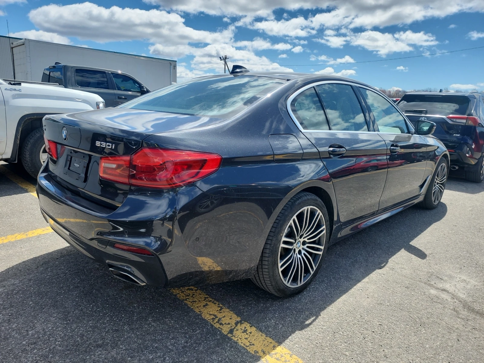 BMW 530 i xDrive Sedan, снимка 4 - Автомобили и джипове - 54399395