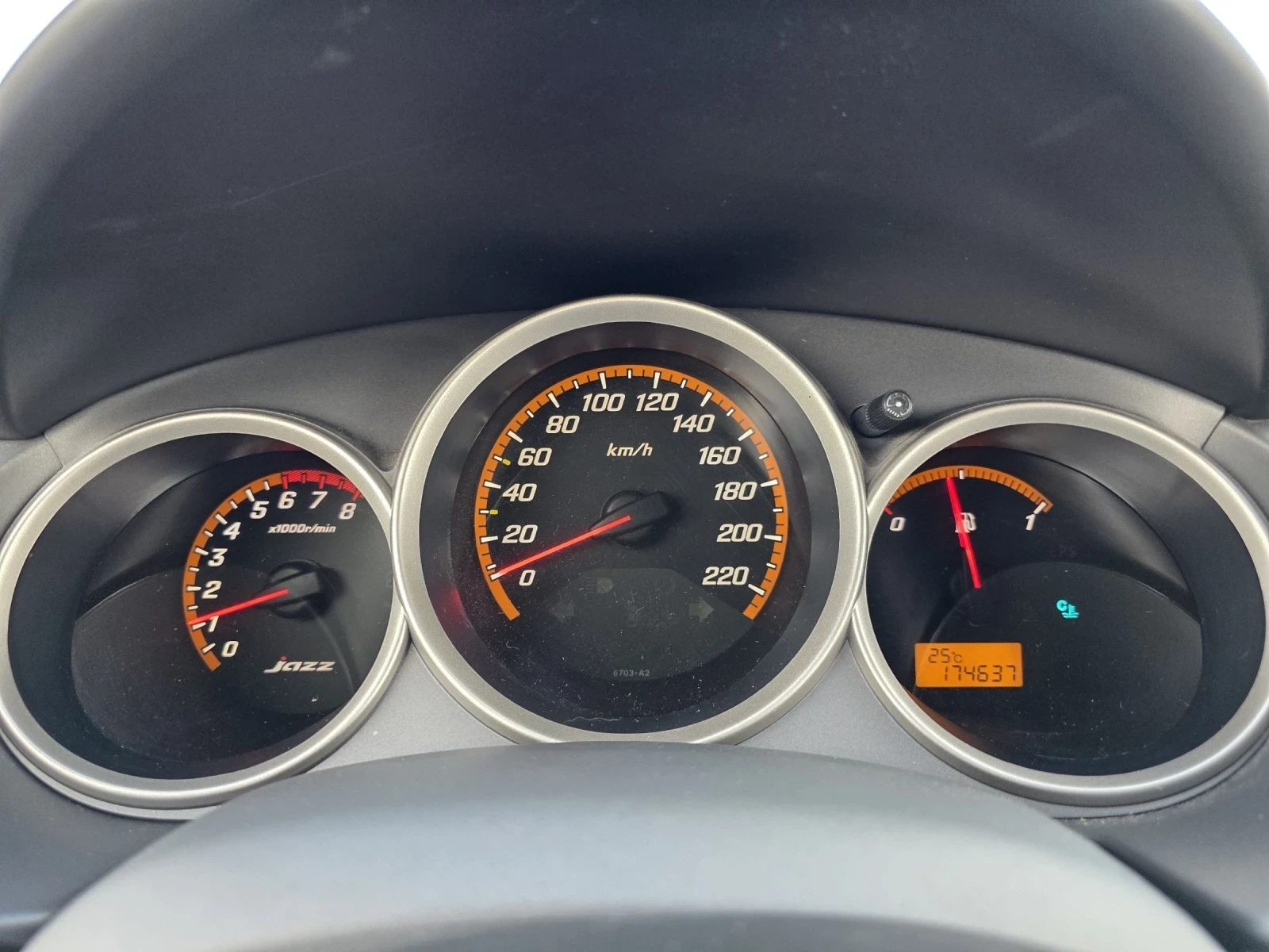 Honda Jazz 1.4i, снимка 11 - Автомобили и джипове - 54510791