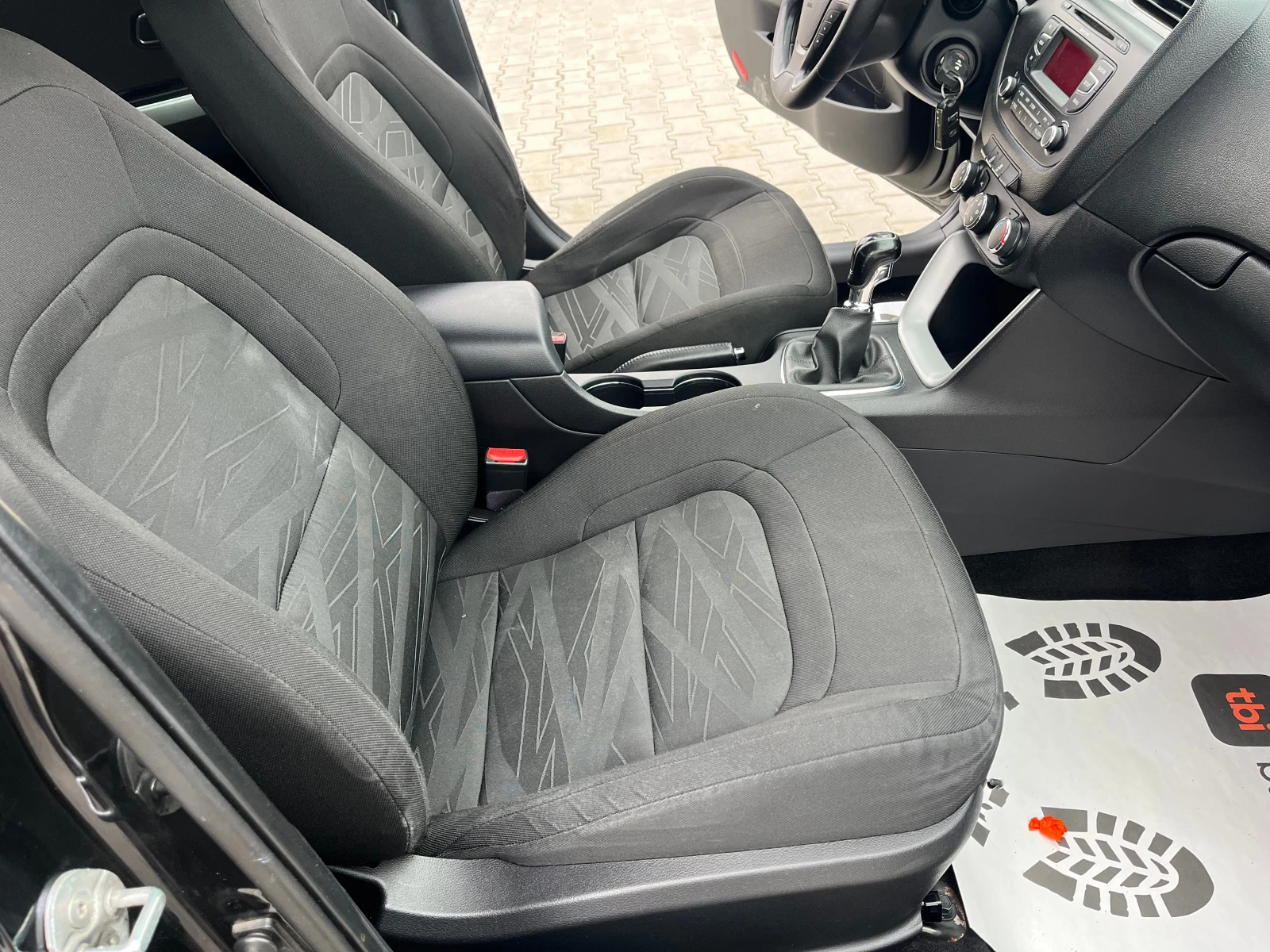 Kia Ceed 1.6 Diesel 110k.c, снимка 8 - Автомобили и джипове - 54540508