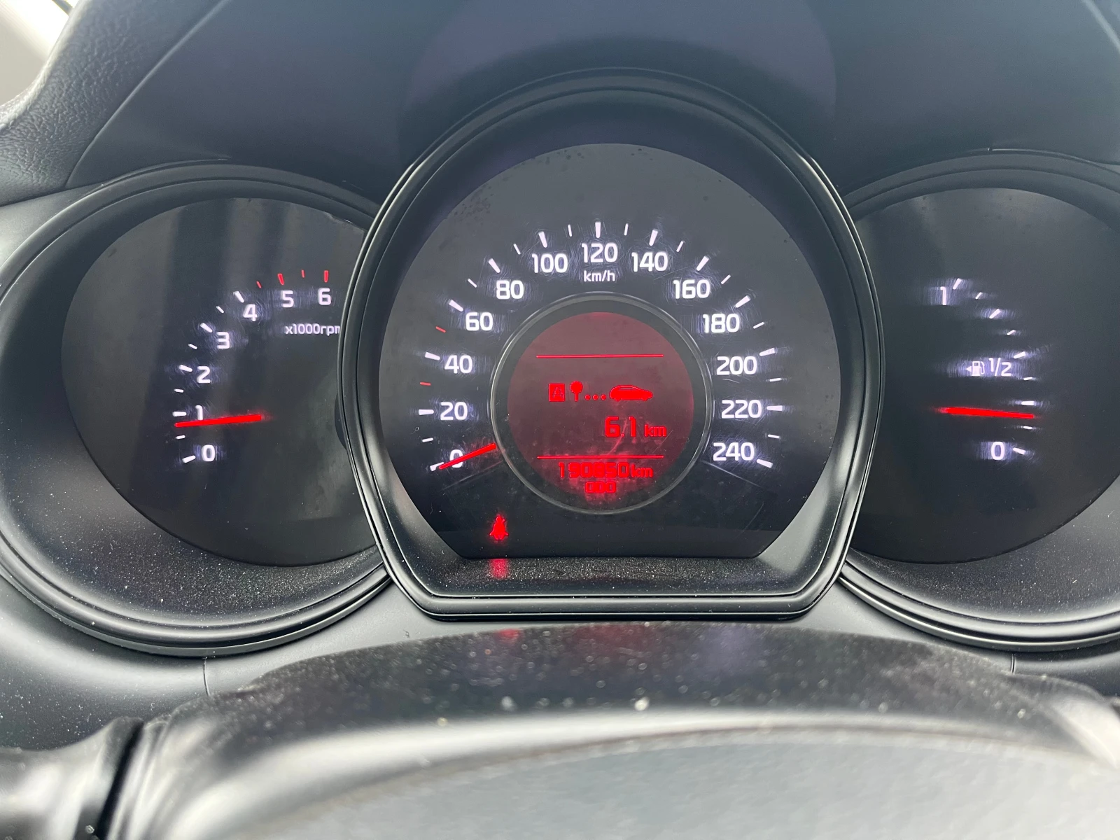 Kia Ceed 1.6 Diesel 110k.c, снимка 13 - Автомобили и джипове - 54540508