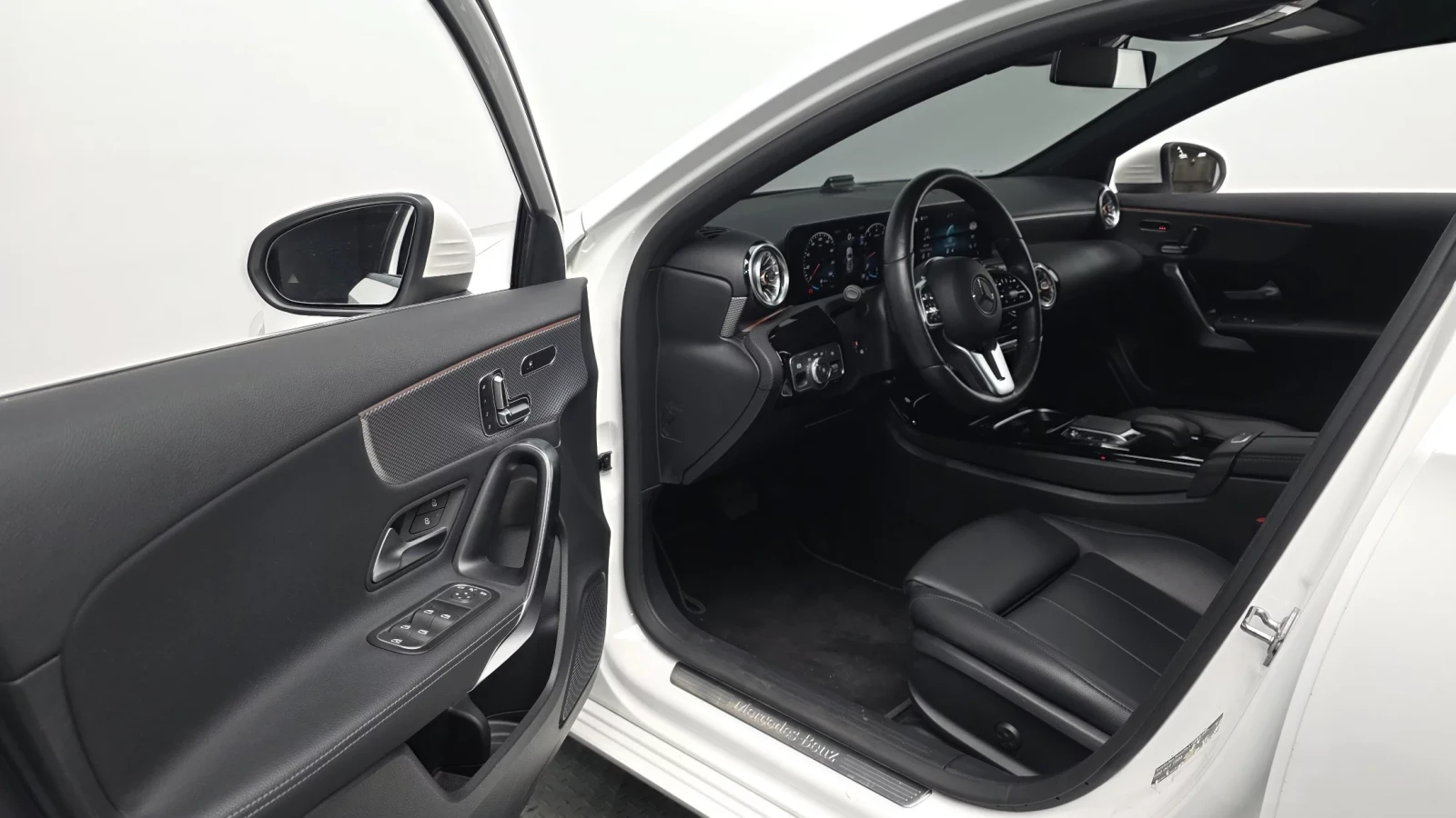 Mercedes-Benz A 220, снимка 5 - Автомобили и джипове - 54563564