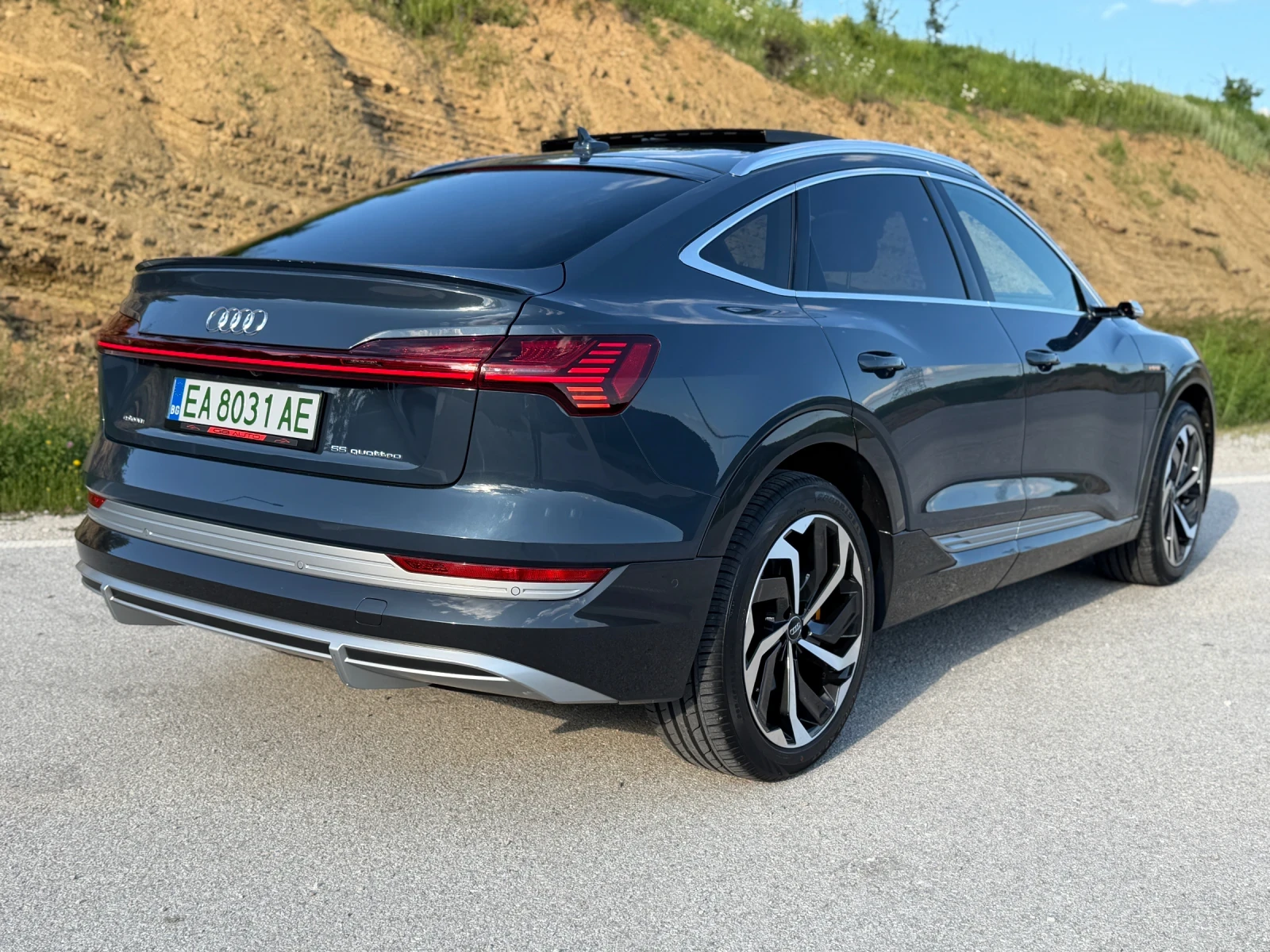 Audi E-Tron 55* SPORTBACK* EDITION ONE* B&O* QUATTRO* FULL* , снимка 7 - Автомобили и джипове - 54735015