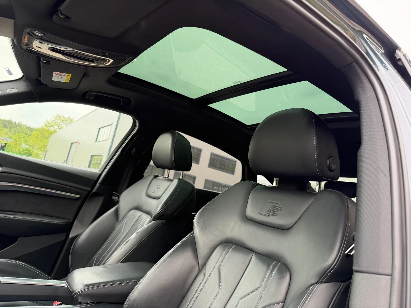 Audi E-Tron 55* SPORTBACK* EDITION ONE* B&O* QUATTRO* FULL* , снимка 11 - Автомобили и джипове - 54735015