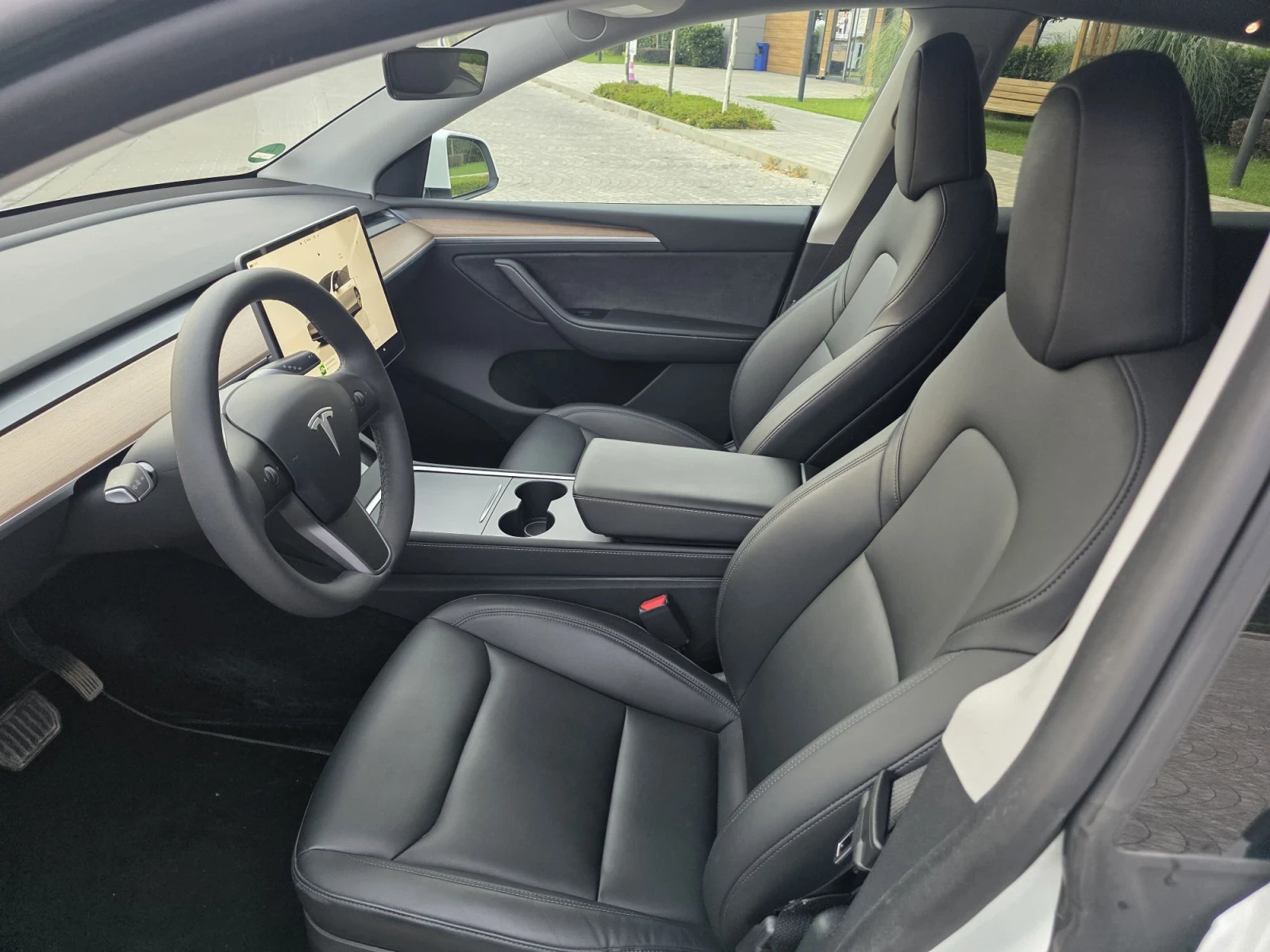 Tesla Model Y LONG RANGE/ DUAl MOTOR/ GERMANY/ НАЛИЧНА, снимка 8 - Автомобили и джипове - 55930818