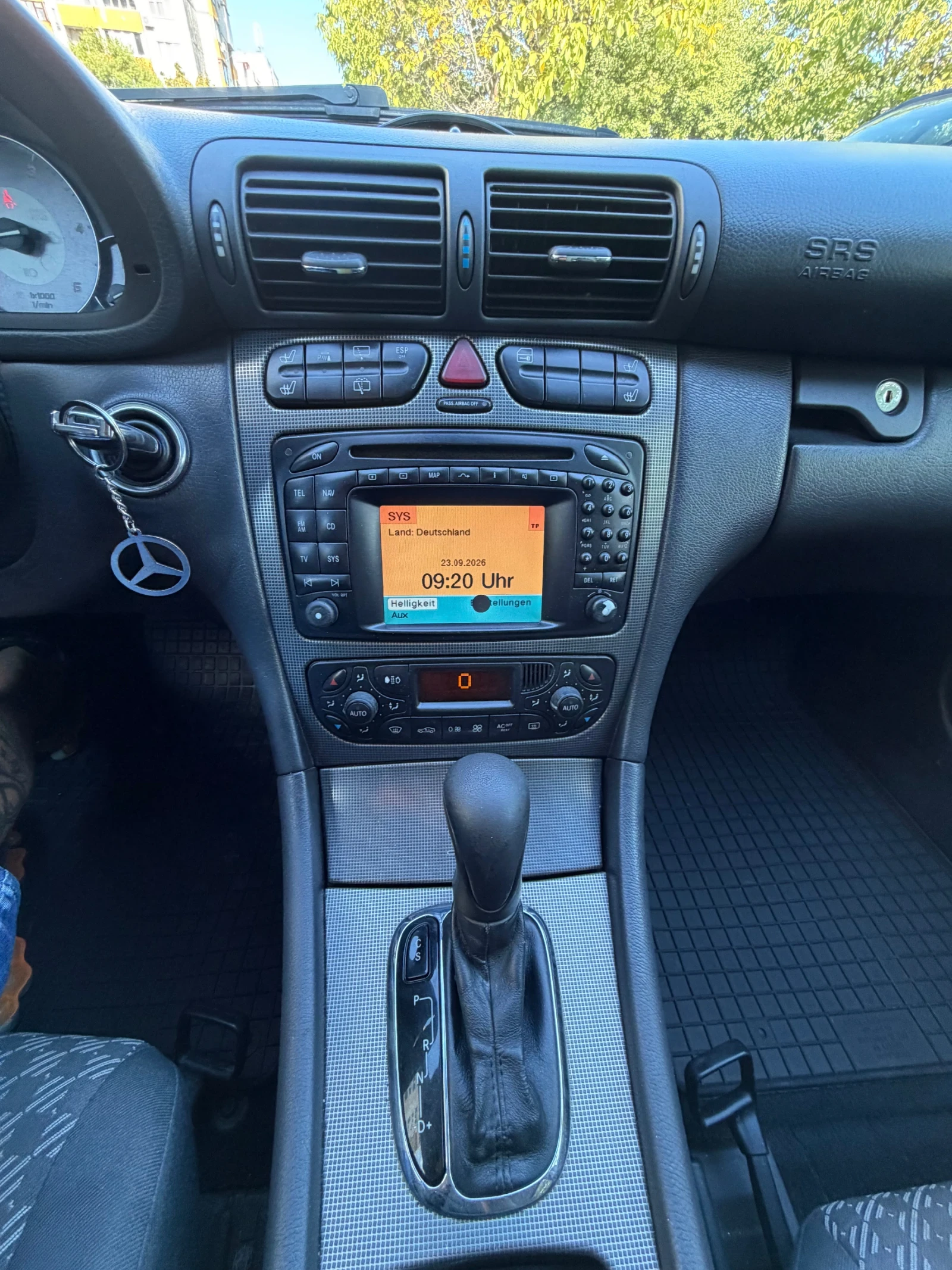 Mercedes-Benz C 270 Автоматик  , снимка 14 - Автомобили и джипове - 56202797