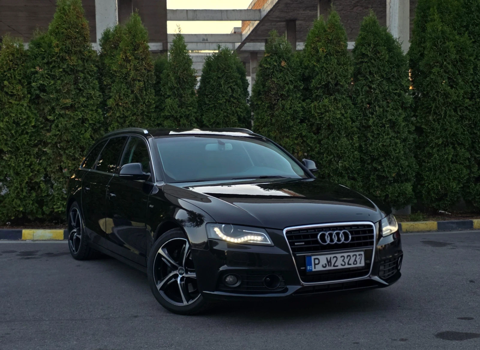 Audi A4 3.0TDI QUATTRO/S-LINE/DISTRONIC