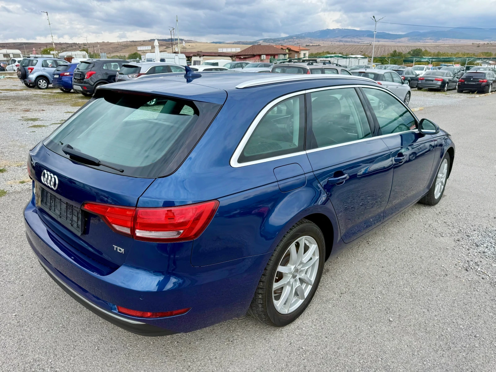 Audi A4 2.0 TDI, снимка 5 - Автомобили и джипове - 56645690