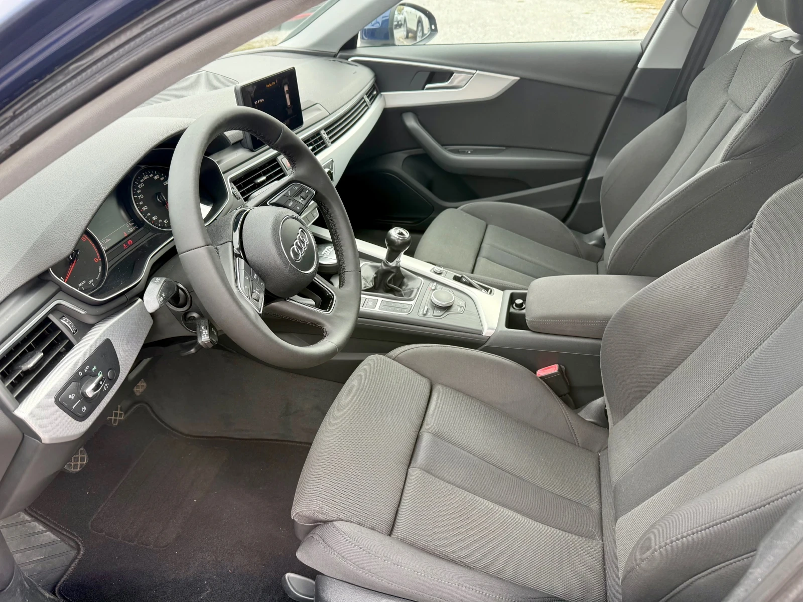 Audi A4 2.0 TDI, снимка 9 - Автомобили и джипове - 56645690