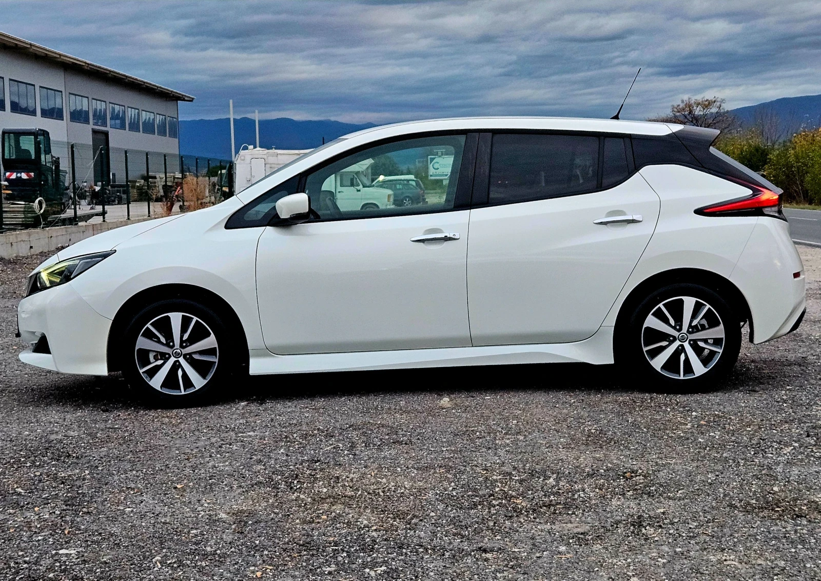 Nissan Leaf  15600km!!! Нов! Батерия на 100%, снимка 8 - Автомобили и джипове - 56712785
