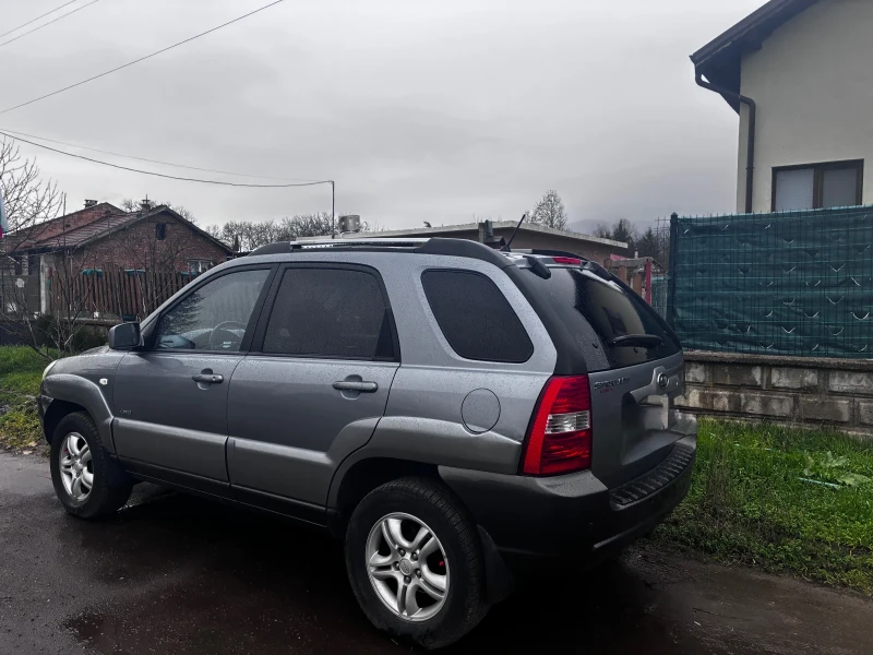 Kia Sportage, снимка 2 - Автомобили и джипове - 52966923