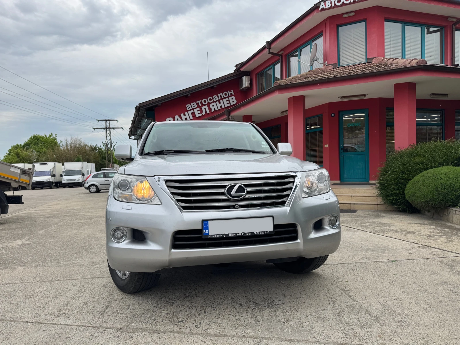 Toyota Land cruiser Lexus LX 570 5.7L V8* Газов инж.* 7+ 1 места - изображение 2