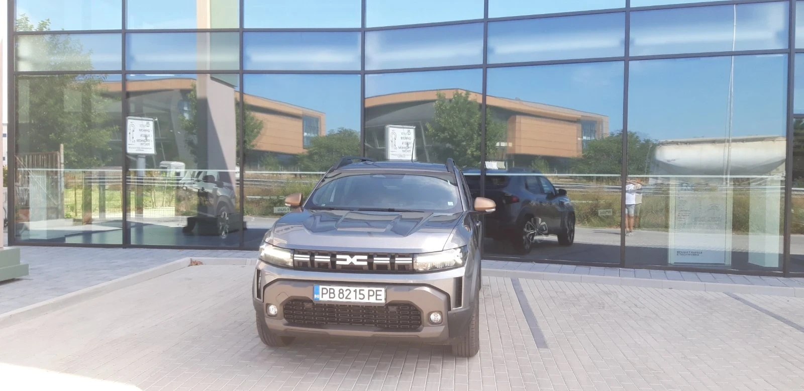 Dacia Duster 1, 6 Hibrid EXTREME - изображение 2
